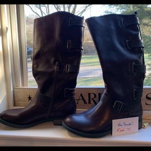 QUICK SALE -NO LOWBALLS PLEASE**SALE**Excellent used Limelight boots